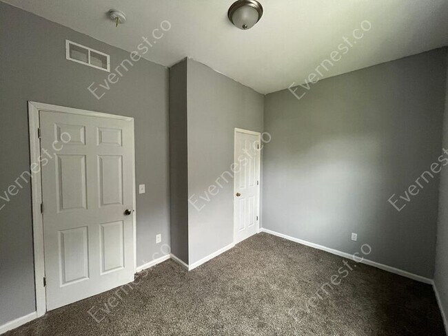 Building Photo - 291 Englewood St