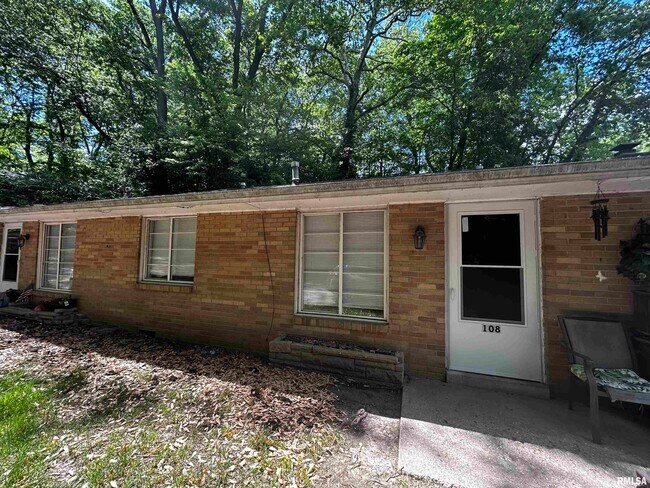 Building Photo - 108 Oakdale Rd