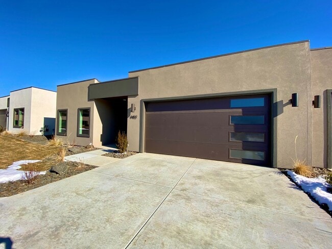 Building Photo - Brand New Luxury Home in Gated Community - Furnished Option Available