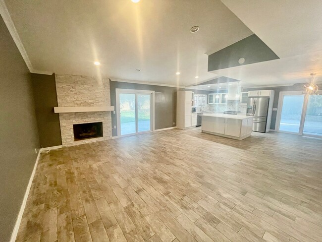 Building Photo - Pet friendly 4 bedroom Orcutt House