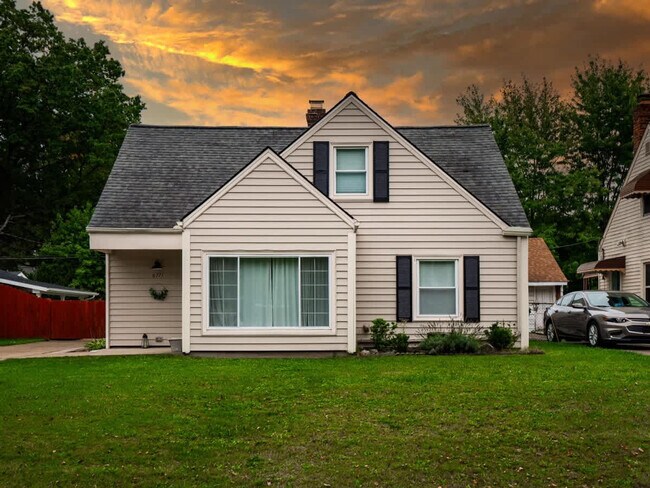 Building Photo - 6771 Greenleaf Ave