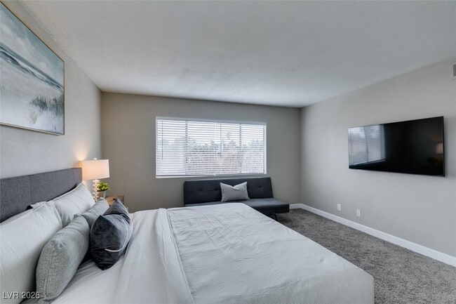 Building Photo - 6585 Minton Ct