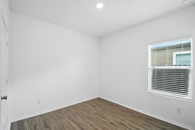 Building Photo - 1126 Cattail Ln