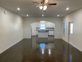 Building Photo - 706 Tower Mill Ct