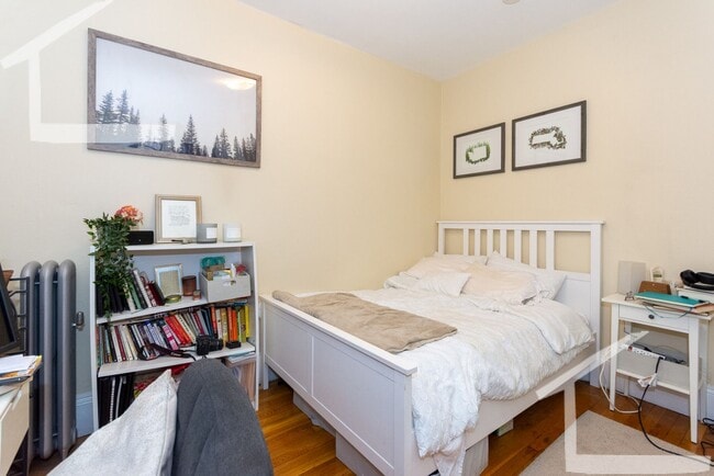 Building Photo - Very spacious 3 bed in Brookline...