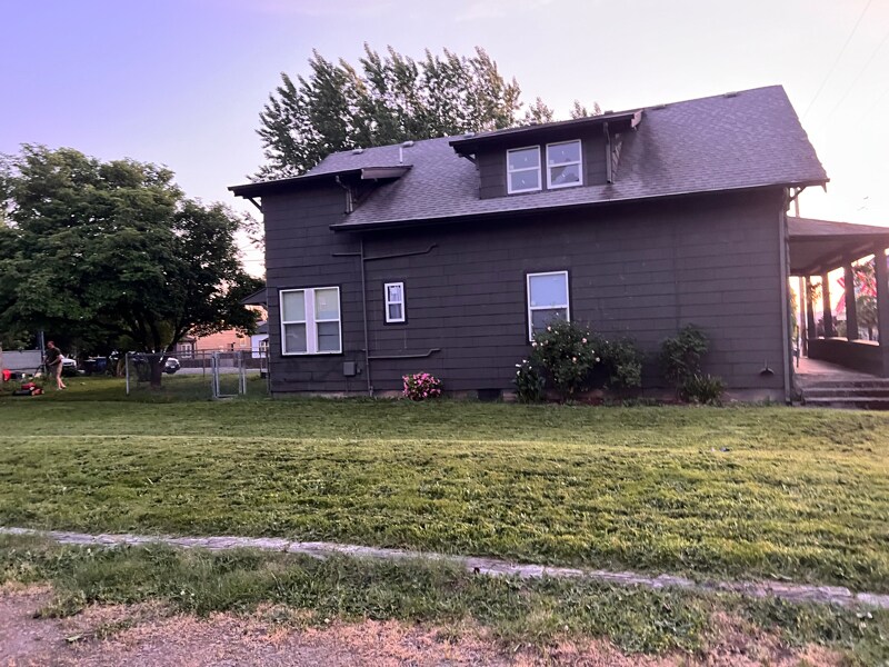 Building Photo - 303 Pioneer St