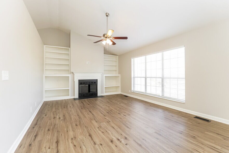 Building Photo - 401 Newberry Ct