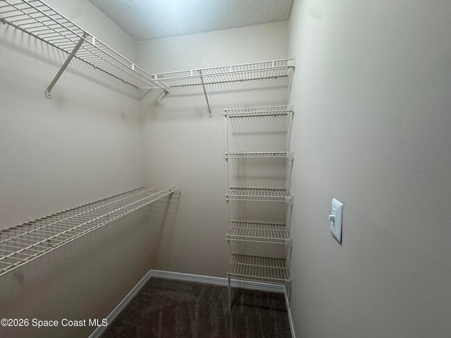 Building Photo - 7667 N Wickham Rd