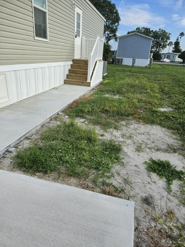Building Photo - 551 James Ct