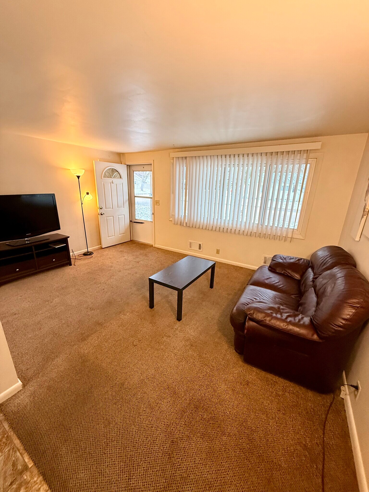 Building Photo - 310 Poplar St