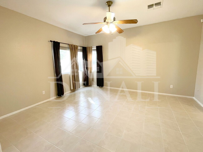 Building Photo - 8355 W Mary Ann Dr