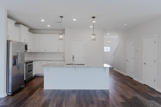 Building Photo - 61 Conifer St