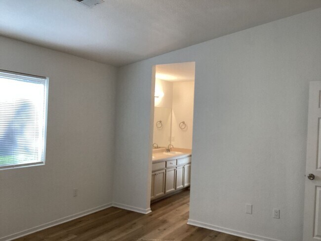 Building Photo - 1450 La Jolla Way