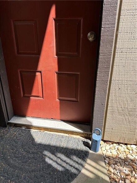 Building Photo - 303 River Run Dr