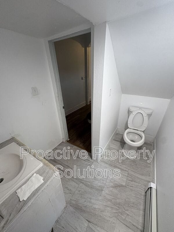 Building Photo - 415 S Main Ave