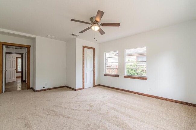 Building Photo - 129 Koehler Ct