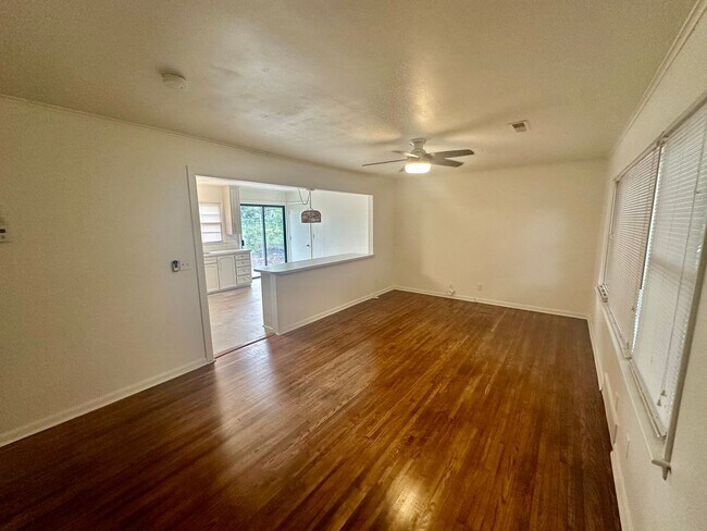 Building Photo - 510 S 74th E Ave