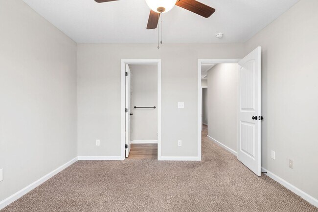 Building Photo - 268 Smithson Ln