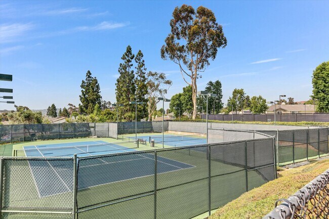 Building Photo - $500 Move In Special! 3 BD, 2.5 BA Townhome At The Groves In Carmel Valley-Del Mar