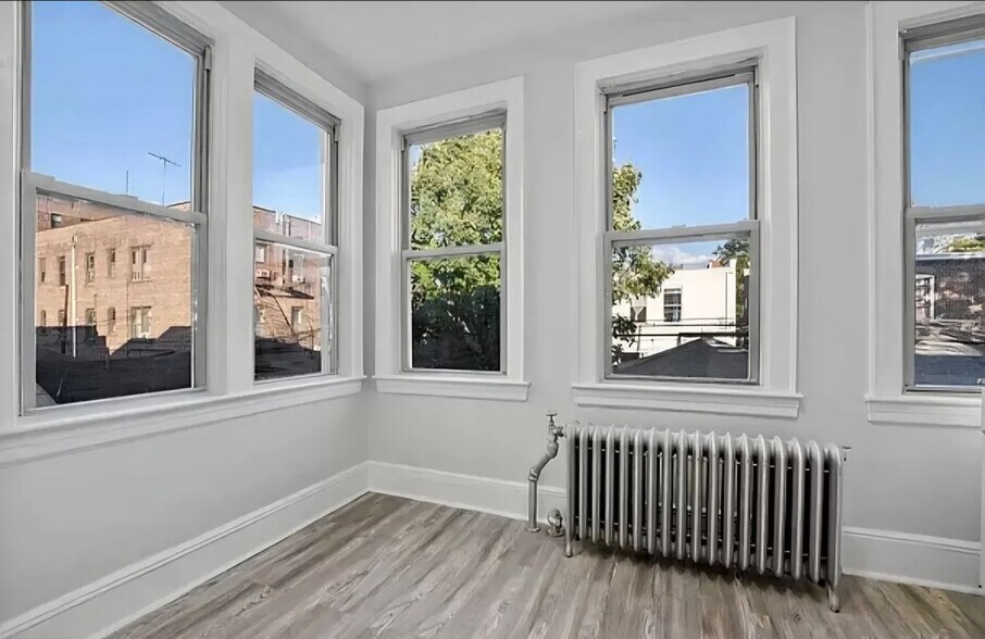 Building Photo - 35-11 92nd St