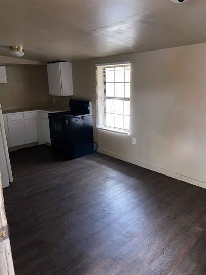 Building Photo - 1000 Chihuahua St