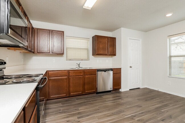 Building Photo - 8802 Scarlett Pl
