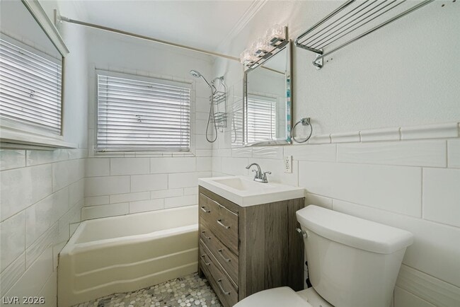 Building Photo - 1711 S 6th St