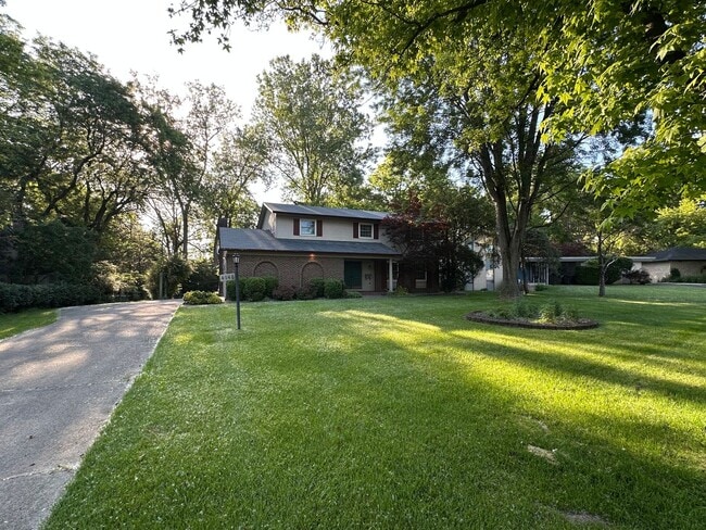 Building Photo - Stunning Single Family Home in “The Knolls”