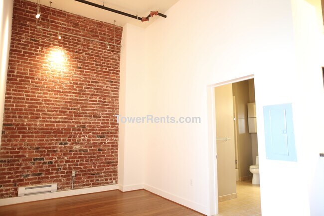 Building Photo - 310 Townsend St