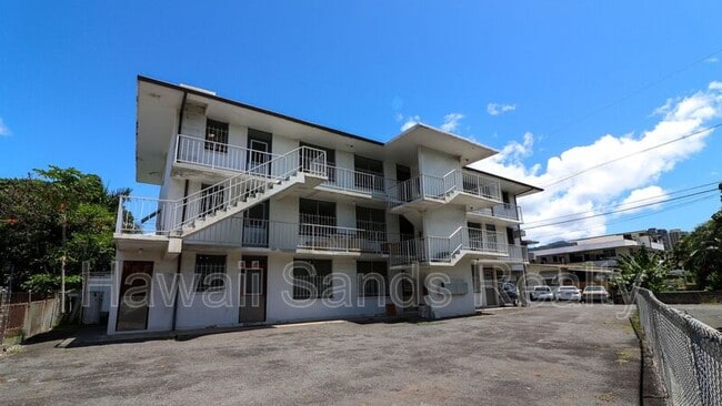 Building Photo - 39 Hi?aloa St