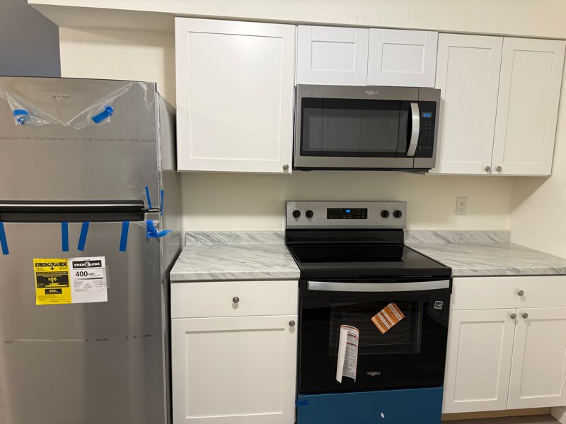 Building Photo - 325 N Lochview Terrace