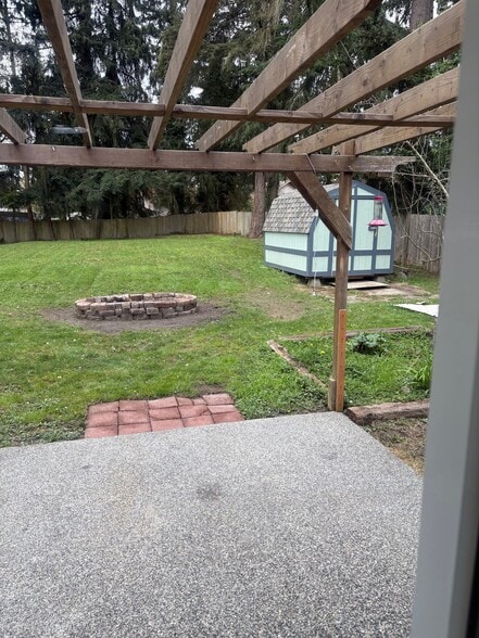 Building Photo - 1385 Graham Dr