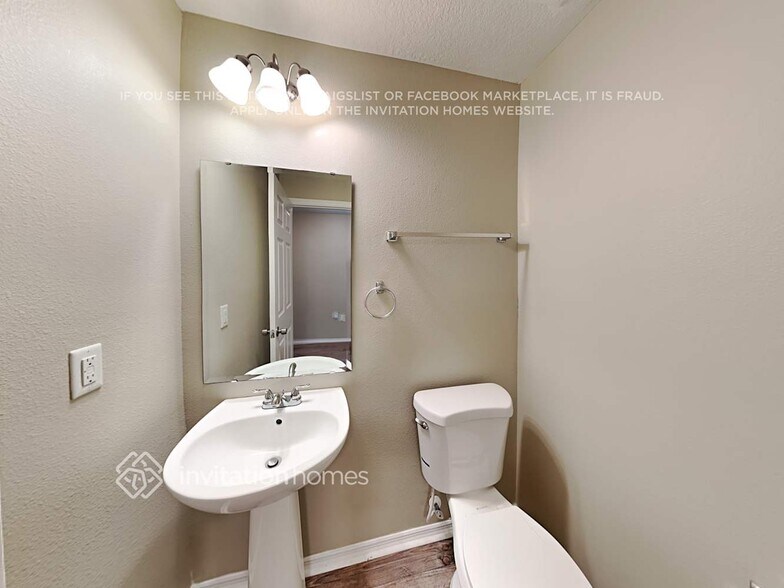 Building Photo - 1564 Strathmore Cir
