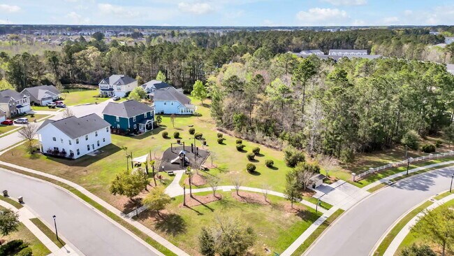 Building Photo - Gigantic Gorgeous Home in Pooler!