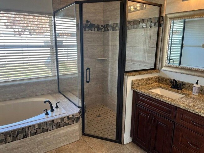 Building Photo - 5721 Rywood Dr