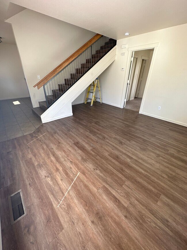 Building Photo - cle11