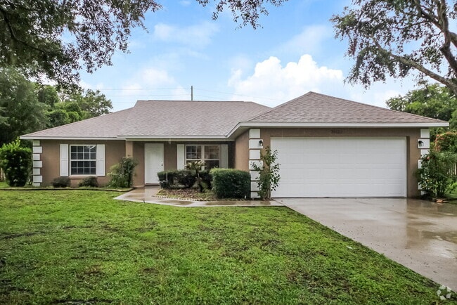 Building Photo - 35123 Queens Way