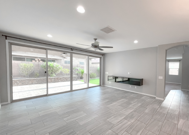Building Photo - 118 E Canyon Way