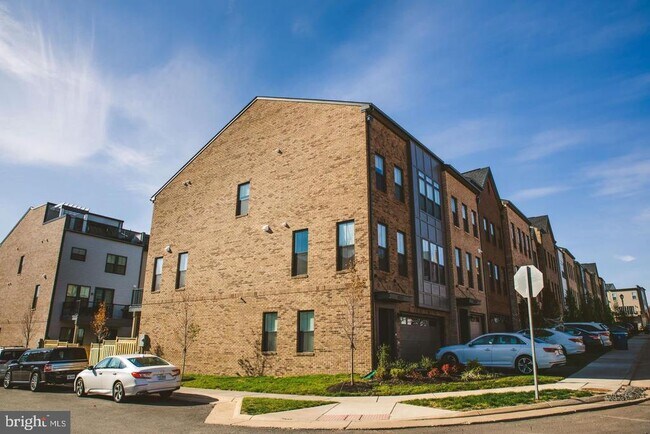 Building Photo - 42311 Belgrave Gardens Terrace