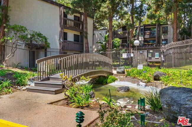 Building Photo - 7742 Redlands St