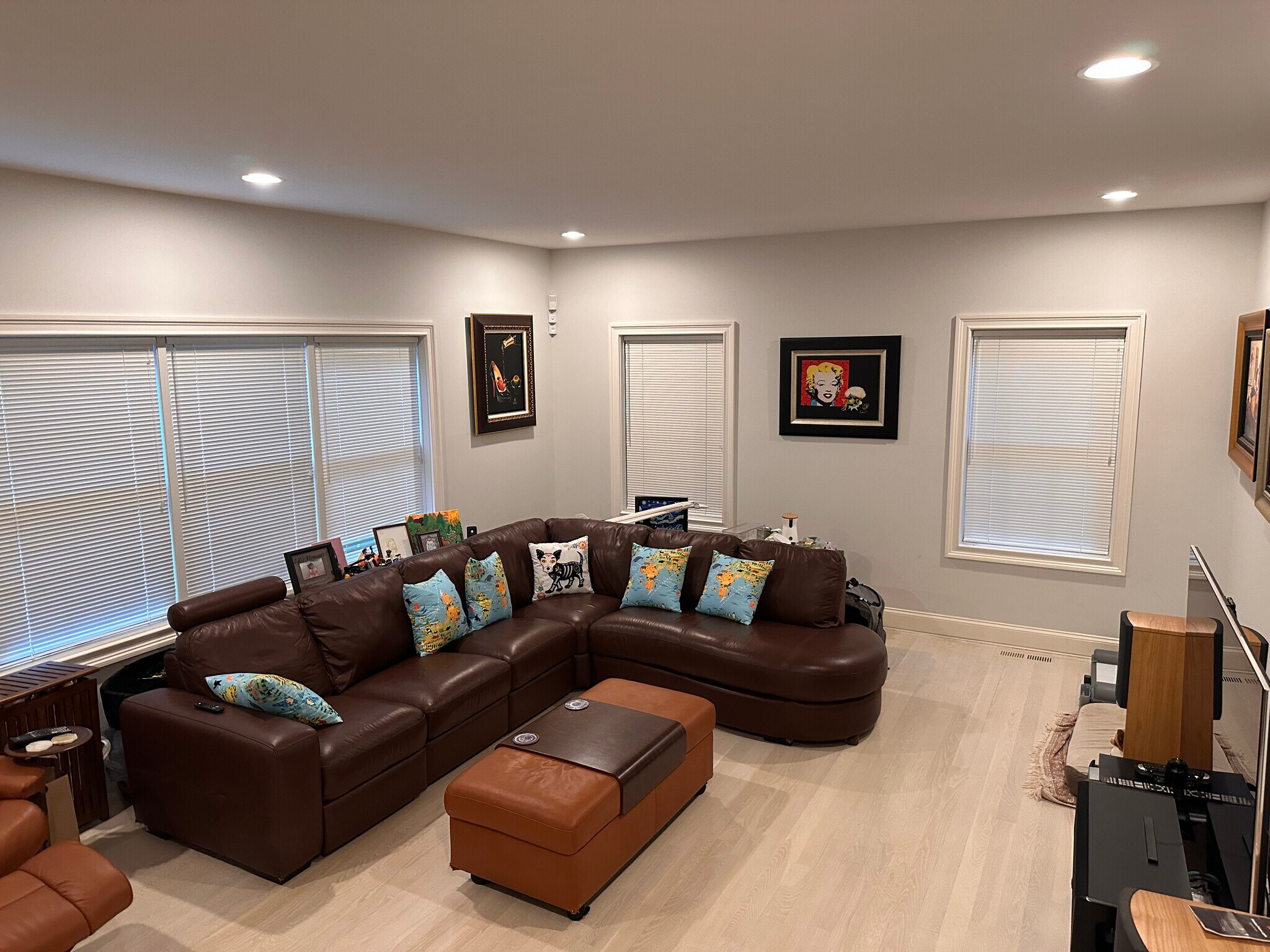 Family room - 6 Wyeth Dr