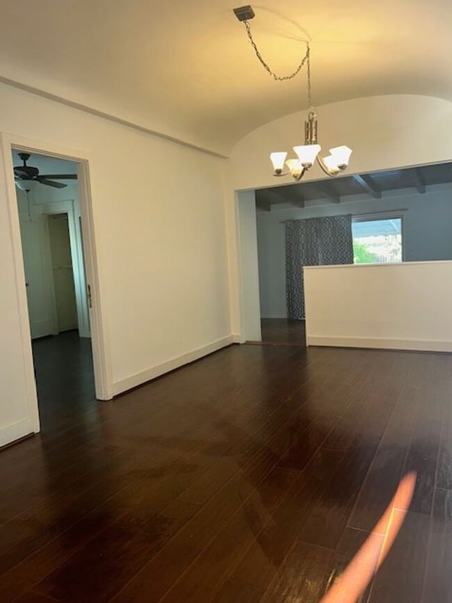 Building Photo - Beautiful Spacious 2Bd/2Bth with Bonus Family Room