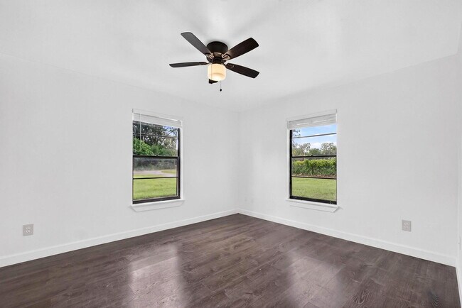 Building Photo - 5989 Coconut Blvd