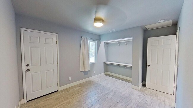 Building Photo - 13922 Heidi St