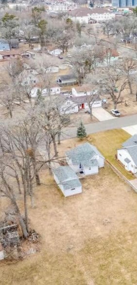 Building Photo - 38697 4th Ave