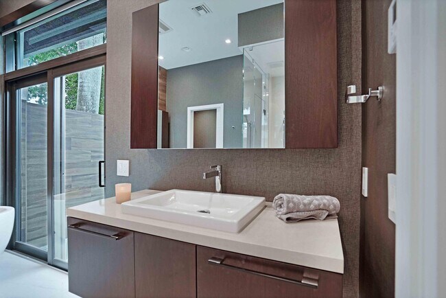 Building Photo - 3012 NW 61st St