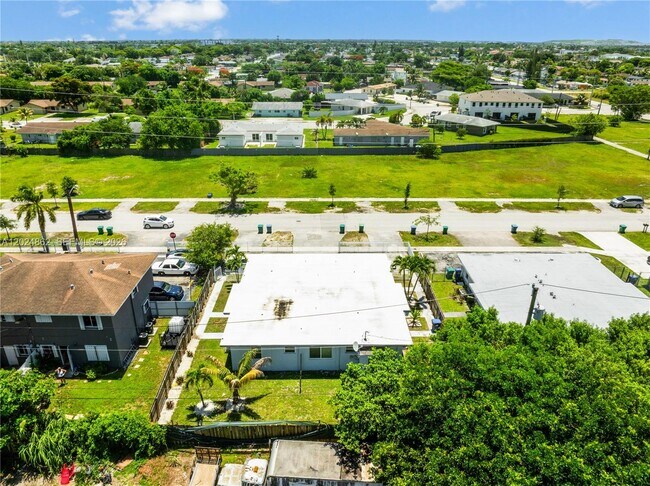Building Photo - 22300 SW 117th Ave