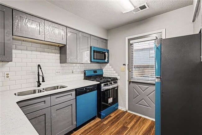 Building Photo - 1205 Natchez Trce SW