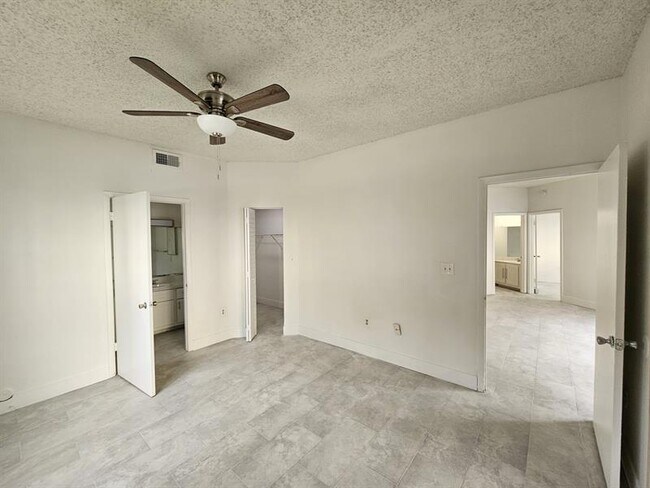 Building Photo - 2445 SW 18th Terrace