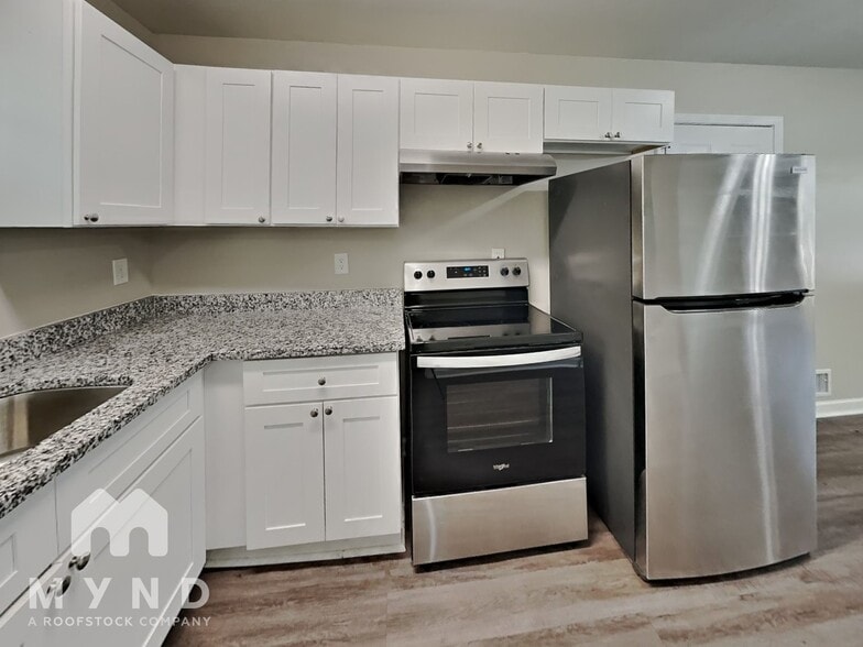 Building Photo - 2298 Brackett Rd